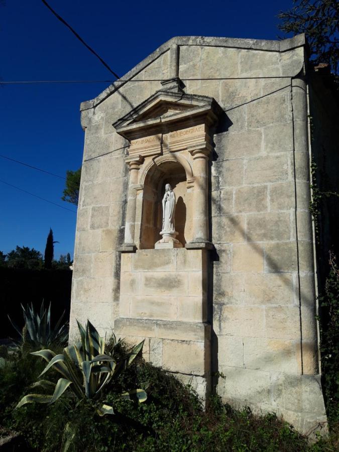 Mas De La Chapelle Sainte-Elisabeth Villa Tarascon Eksteriør billede