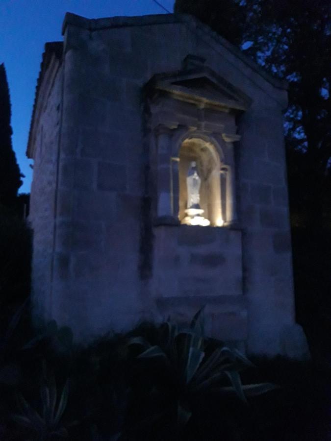 Mas De La Chapelle Sainte-Elisabeth Villa Tarascon Eksteriør billede