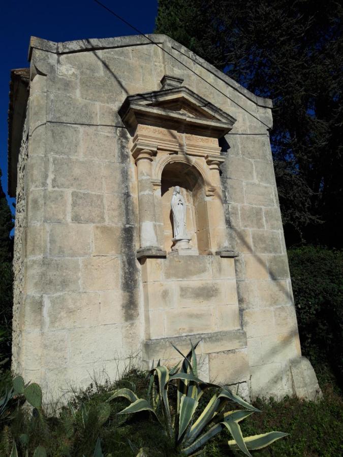 Mas De La Chapelle Sainte-Elisabeth Villa Tarascon Eksteriør billede